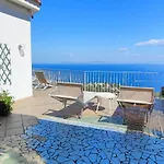 Bellavilla B Villa